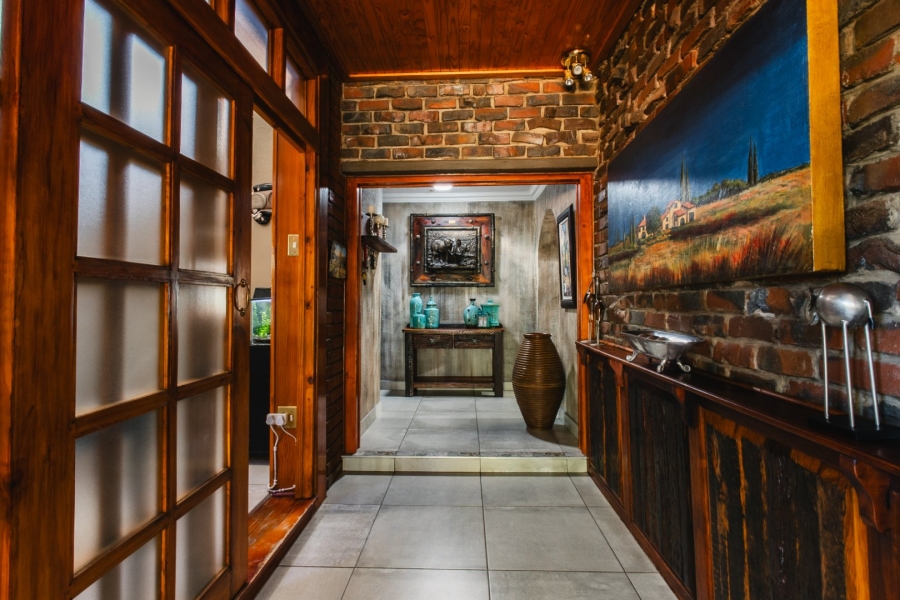 5 Bedroom Property for Sale in Dan Pienaar Free State